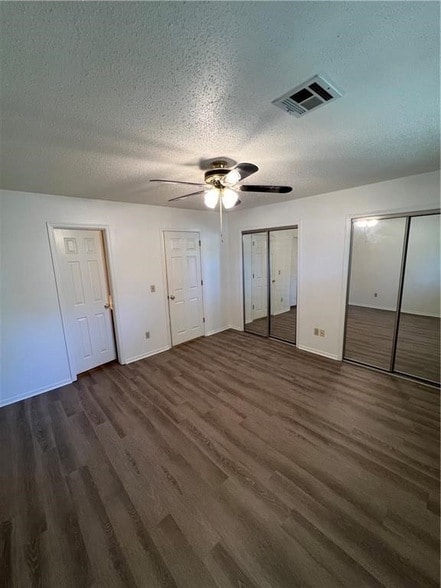 Building Photo - 320 S 11th Pl