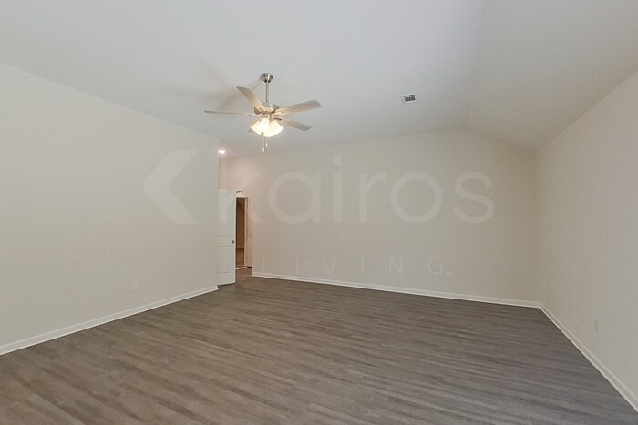 Building Photo - 114 Live Oak Dr