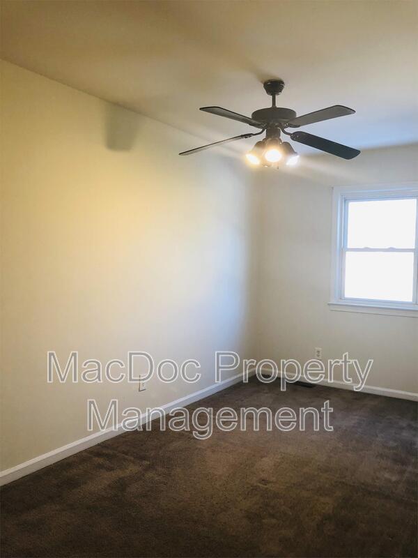 Building Photo - 405 Olde Greenwich Cir