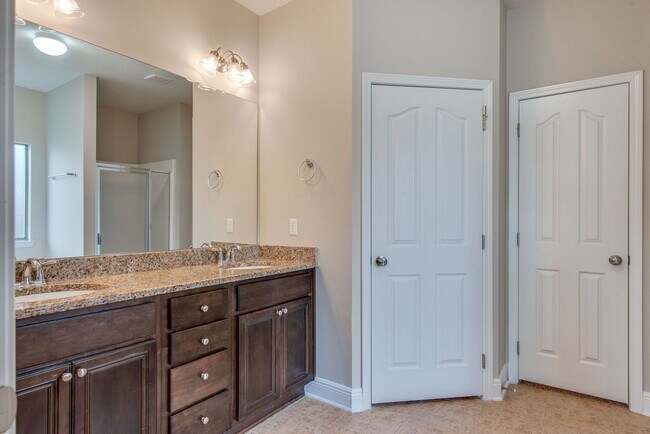 Building Photo - Spacious 4-Bedroom Home - Winners Gait