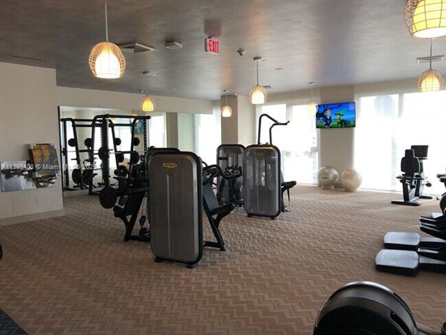 Building Photo - 121 NE 34th St