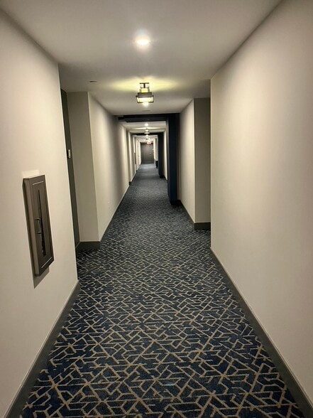 Building Photo - 1025 First St SE