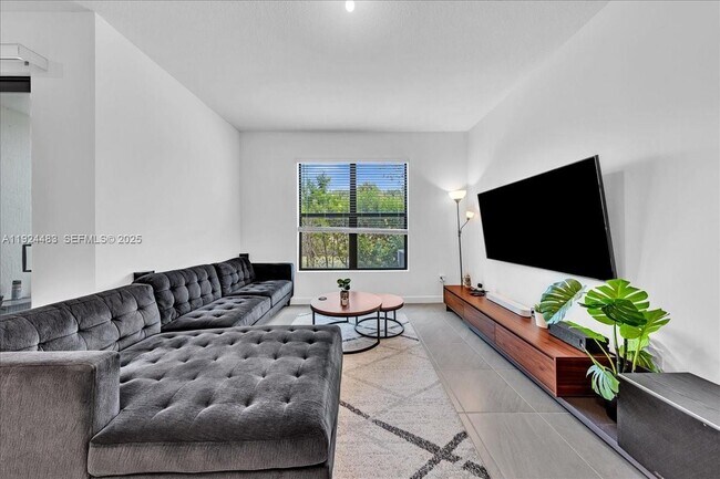 Building Photo - 1004 Willow Pl