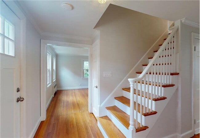 Building Photo - 33 Jackson St