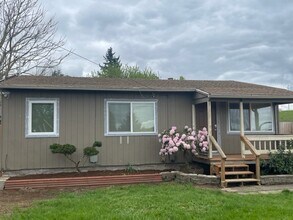 Building Photo - 9702 SE Clinton St