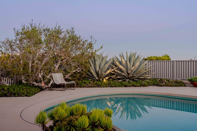 Building Photo - 686 Enchanted Way