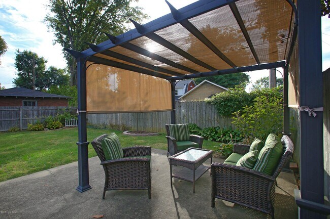 Building Photo - 2324 Emerson Ave