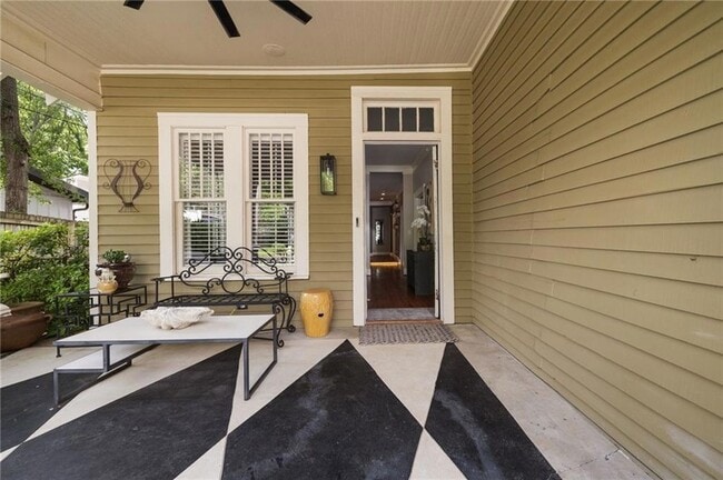 Building Photo - 28 Clay St SE