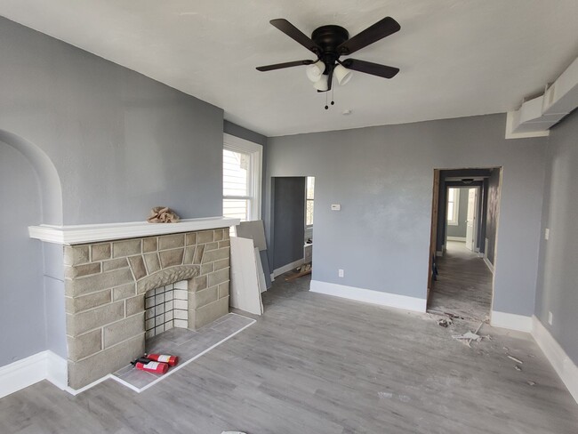 Building Photo - 121 Cohassett St
