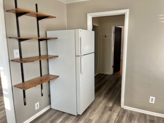 Building Photo - 133 W House