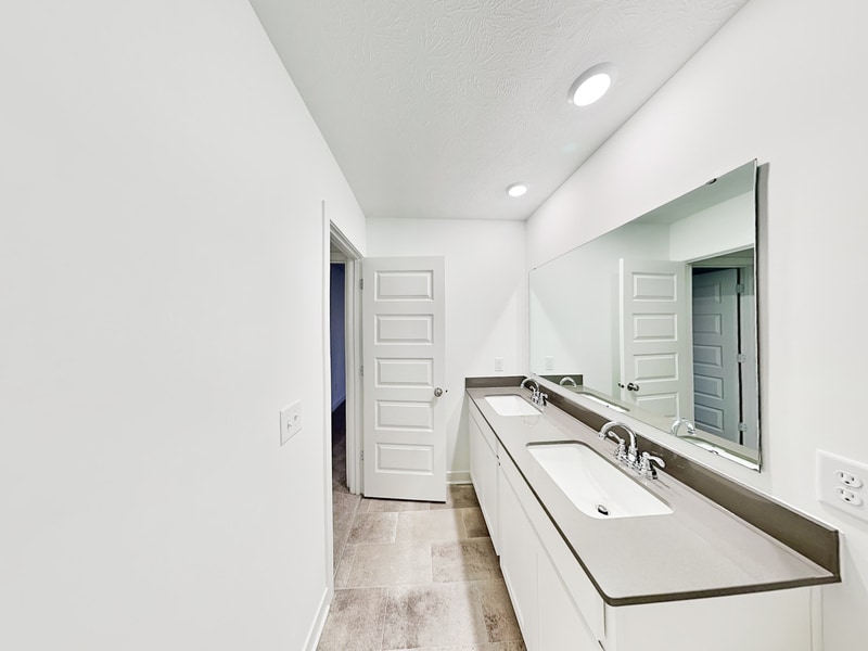 Building Photo - 758 Felix Dr