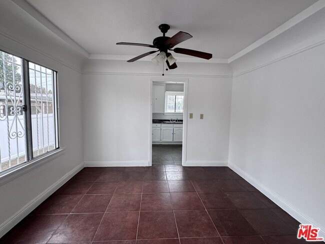 Building Photo - 540 W 107th St