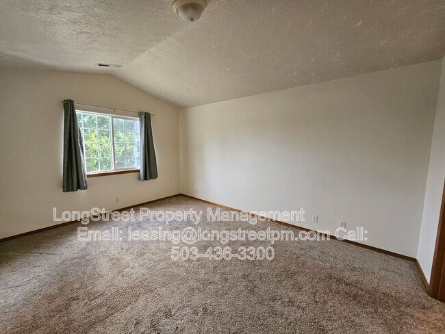 Building Photo - 7445 SE Crystal Springs Blvd
