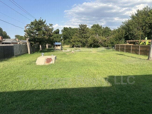 Building Photo - 5208 Mackleman Dr