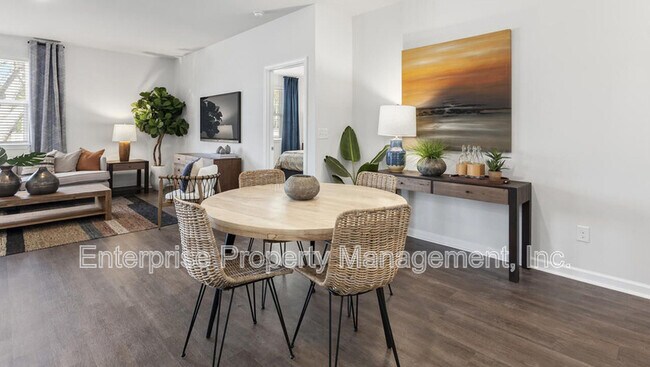 Building Photo - 250 Kipling Dr