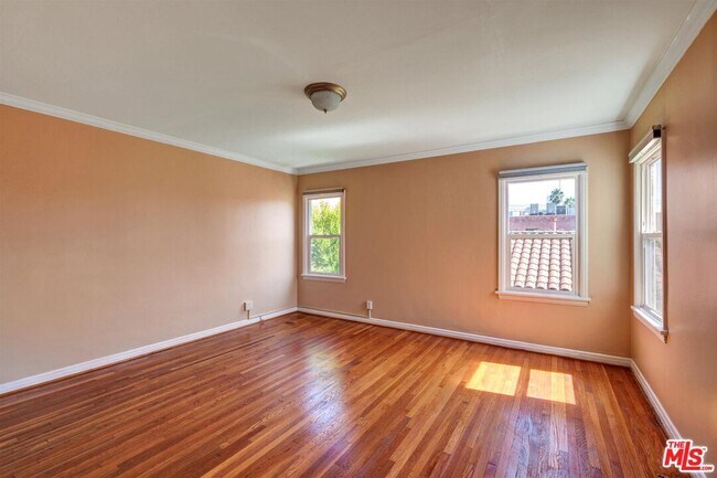 Building Photo - 458 Smithwood Dr