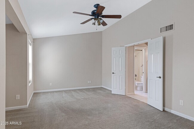 Building Photo - 6503 N 10th Pl