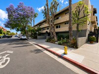 Building Photo - 1351 N Orange Dr