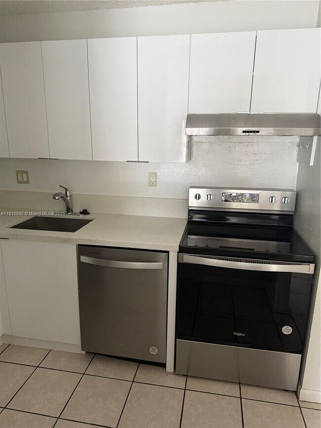Building Photo - 15600 SW 80th St