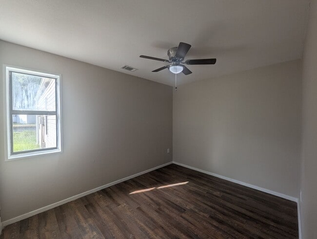 Building Photo - Quail Valley 3 Bedroom 2 bathroom