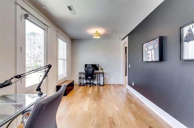 Building Photo - 155 Dean Dr