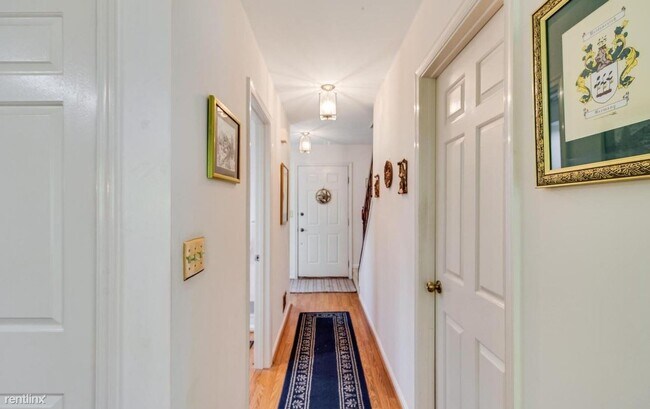 Building Photo - 3 br, 3 bath House - 15411 Pine Tree Court