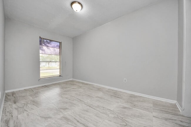 Building Photo - 4830 Ridgestone St