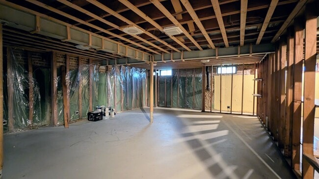 Building Photo - 736 N Wilshire Ln