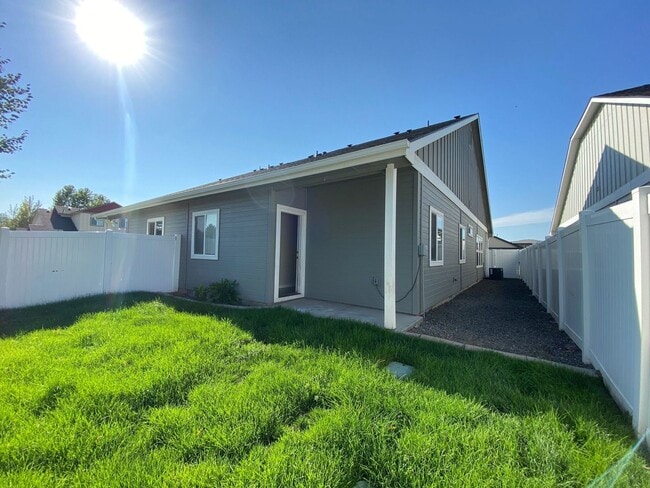 Building Photo - 2211 Ison Ct