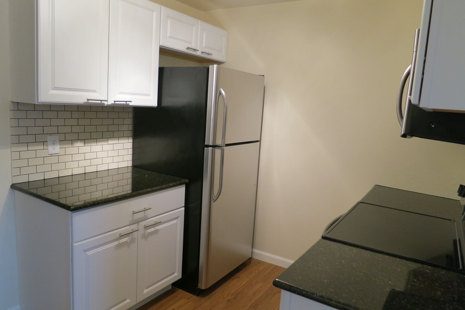 Building Photo - 600 Manhattan Dr