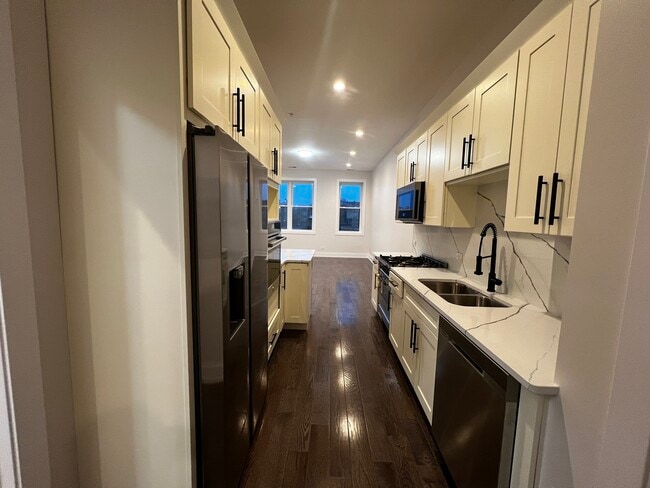 Building Photo - 4819 Main St