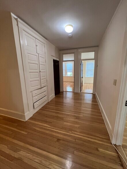 Building Photo - 73 Longwood Ave