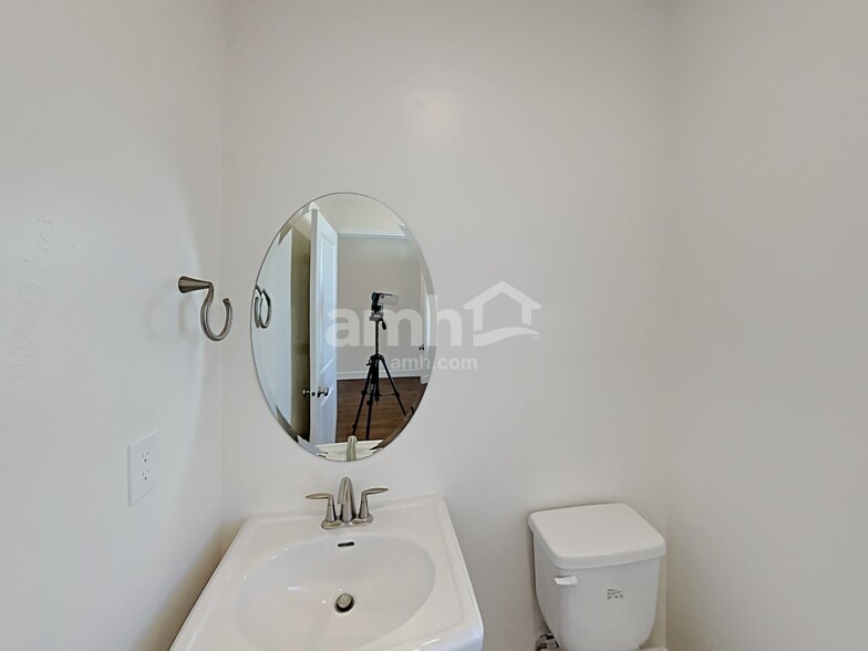 Building Photo - 2434 E Tumbleweed Rd