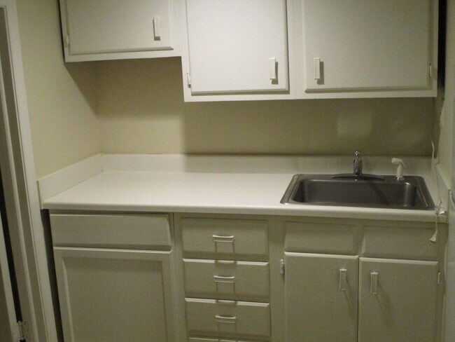 Building Photo - Charming Georgetown Townhouse on a quiet street