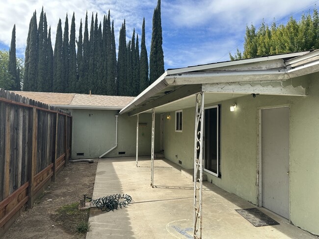Building Photo - 1540 Goldenwood Dr
