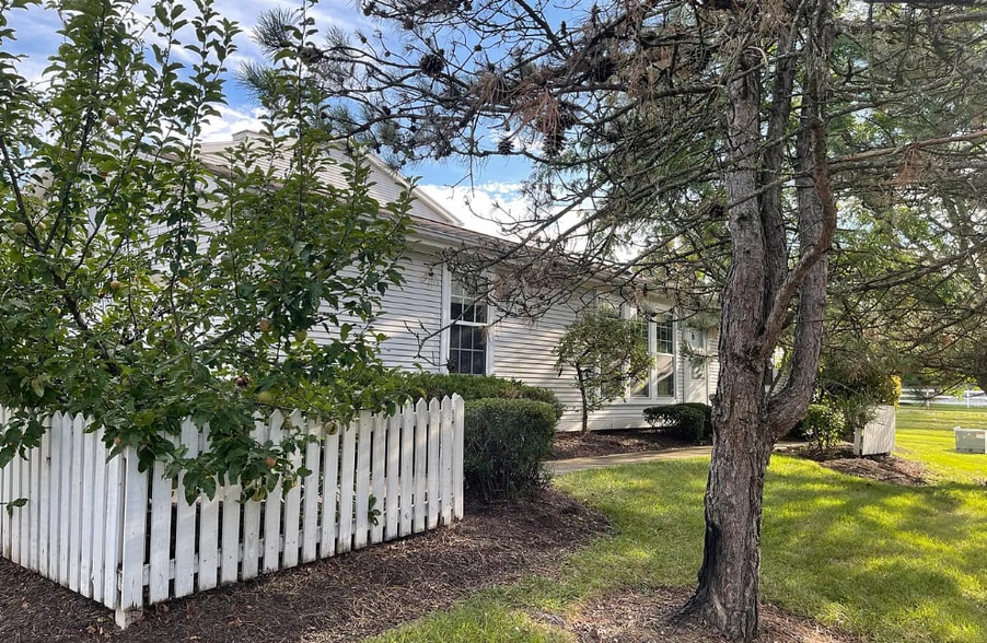 Building Photo - 2213 Cinnabar Pl
