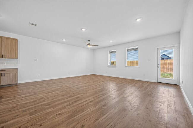 Building Photo - 3511 Goldfinch Wds Dr