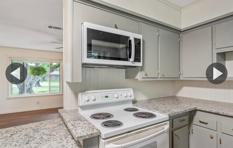 Building Photo - 417 Polly St