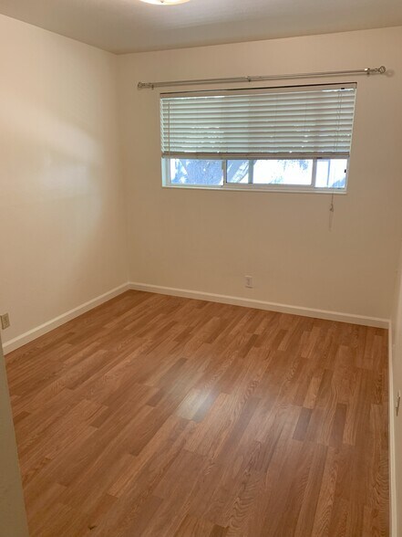 Building Photo - 2823 Cascade Pl