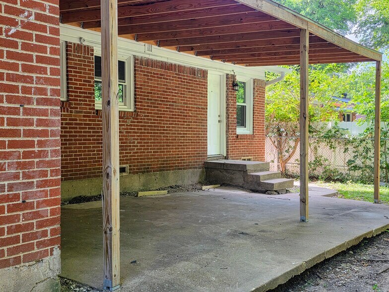 Building Photo - 4014 Sun Valley Dr