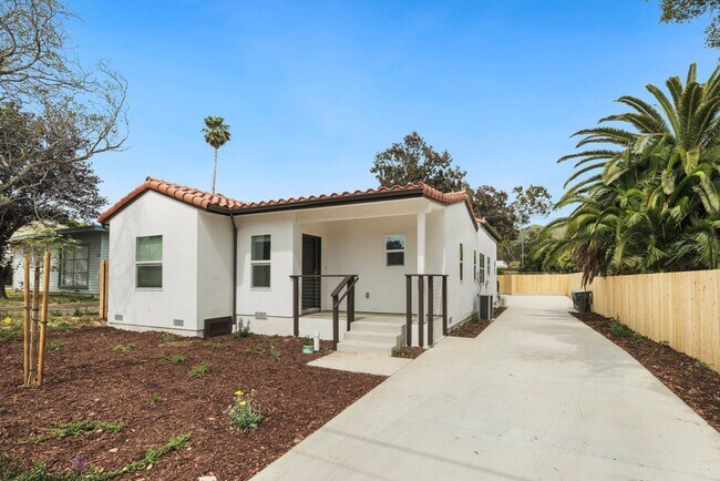 Building Photo - 550 Hathway Ave