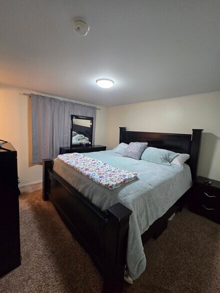 Building Photo - 1593 Manzanita Dr