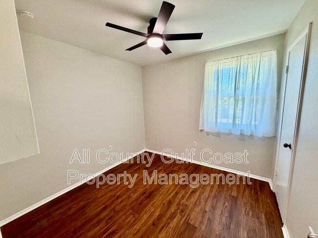 Building Photo - 1023 Lillian St