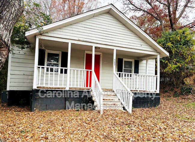 Building Photo - 405 S Oak St