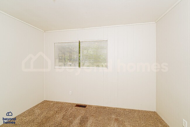 Building Photo - Cozy Comfort Meets Classic Charm in Killough Springs!