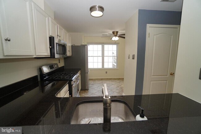 Building Photo - 2000 Harvard Dr