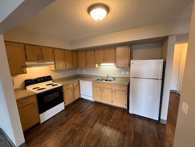 Building Photo - 2557 Nicholas Ct