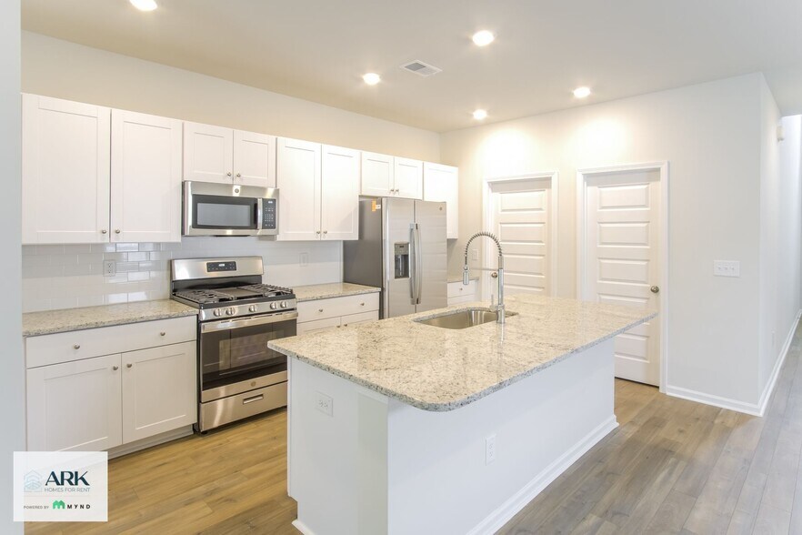 Building Photo - 1145 Joywood Dr