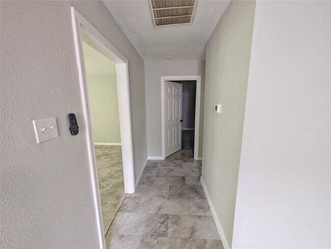 Building Photo - 4919 Connorvale Rd