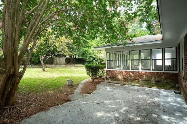 Building Photo - 3120 Edinburgh Dr